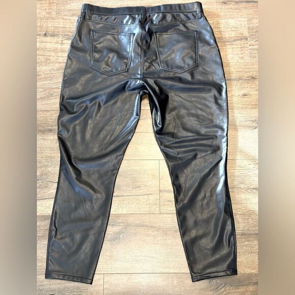 A & F Curve Love Vegan Leather Skinny Pant - Picture 14 of 16